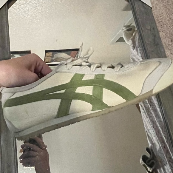 SOLD SORRY Onitsuka Tiger White and Green shoe - Picture 4 of 6